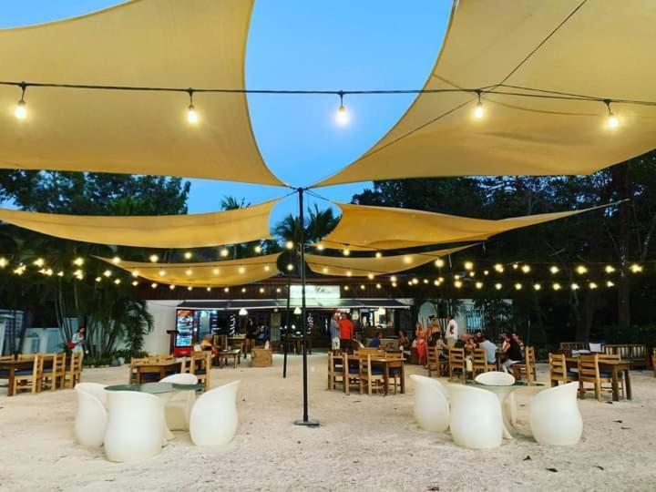 Cafe De Playa Beach Front Hotel Coco Exteriér fotografie